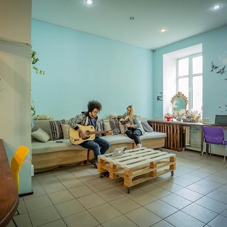 Garis Factory Hostel 基輔 外观 照片