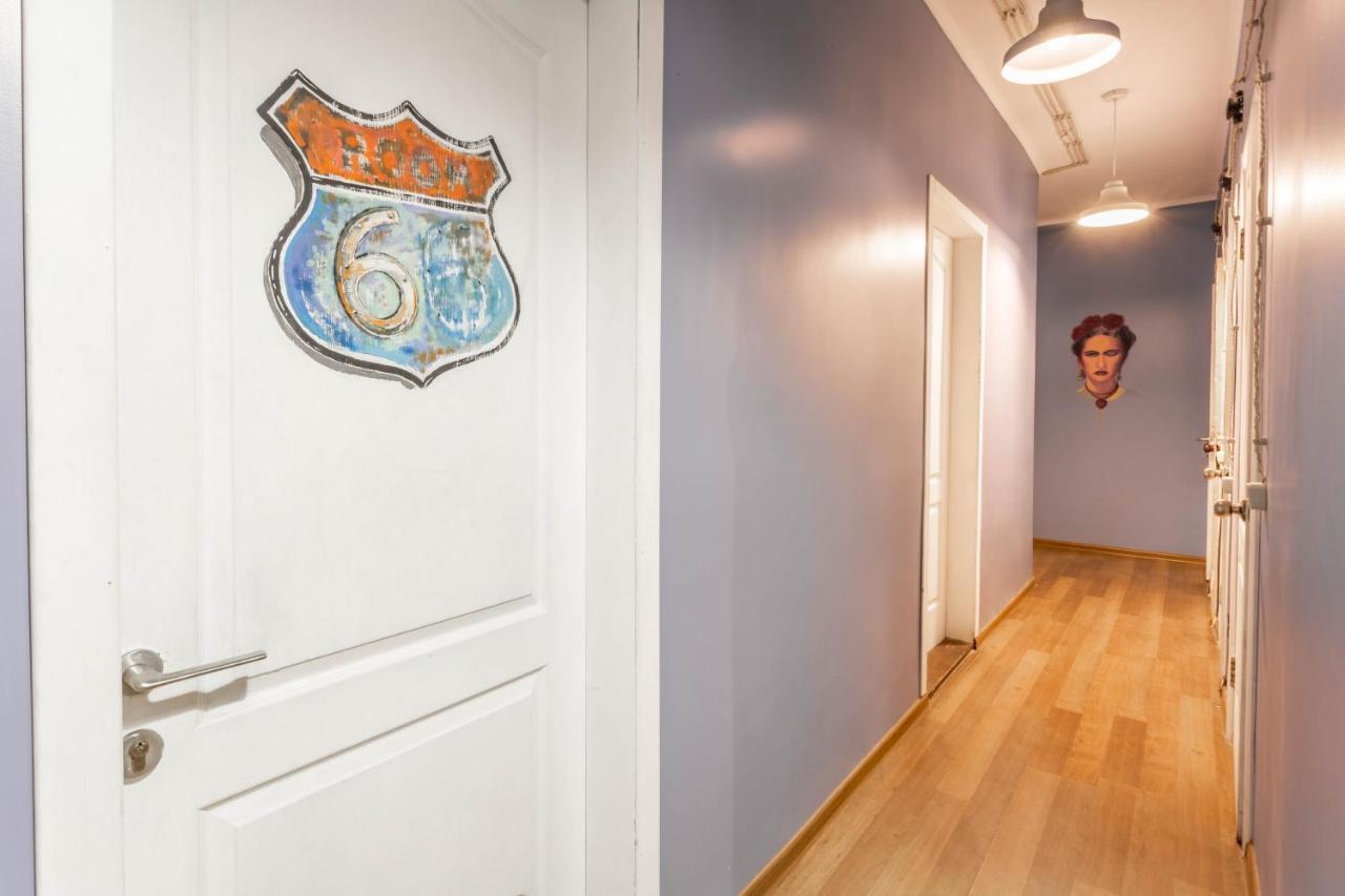 Garis Factory Hostel 基輔 外观 照片