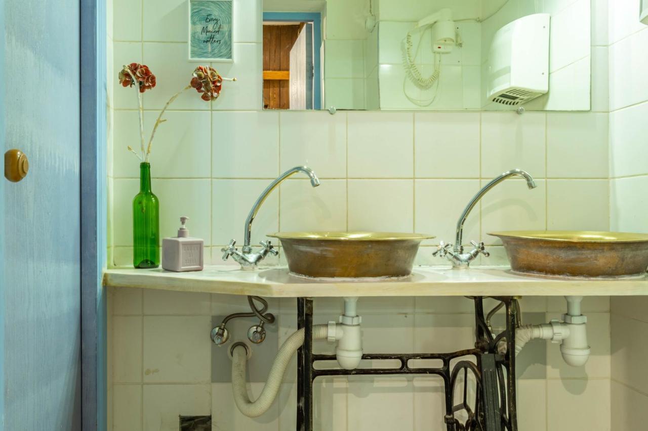 Garis Factory Hostel 基輔 外观 照片