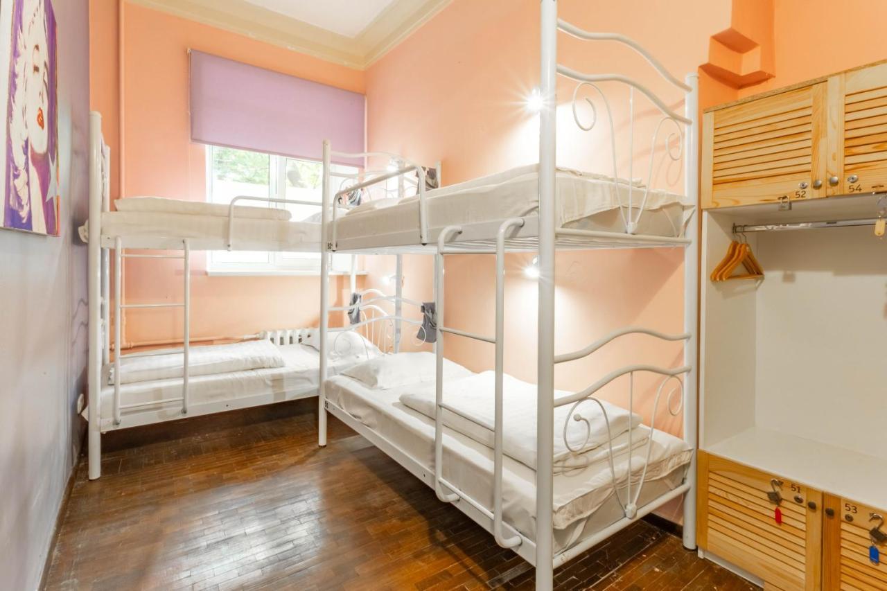Garis Factory Hostel 基輔 外观 照片