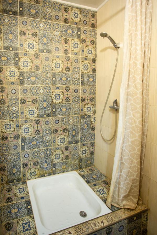 Garis Factory Hostel 基輔 外观 照片