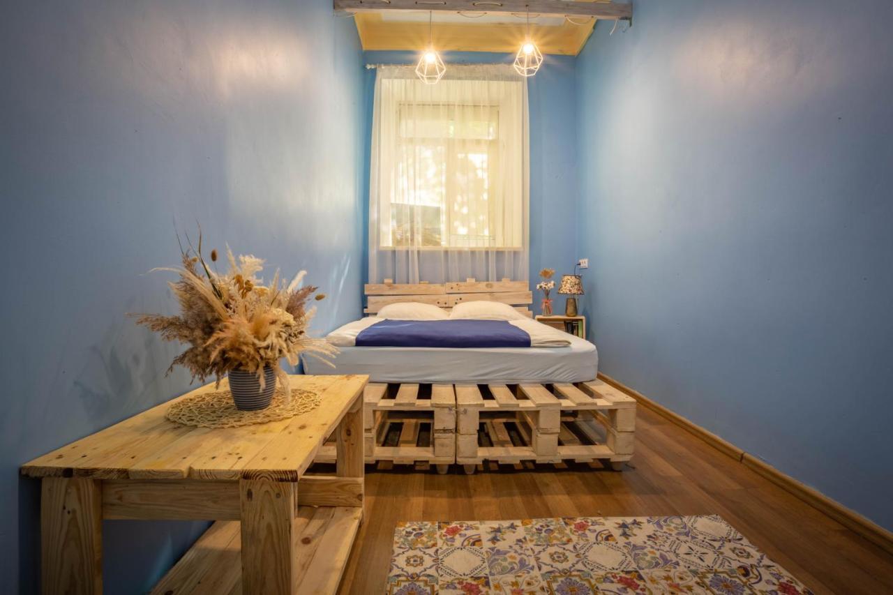 Garis Factory Hostel 基輔 外观 照片