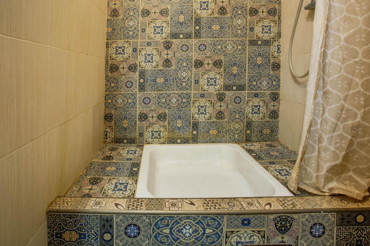 Garis Factory Hostel 基輔 外观 照片