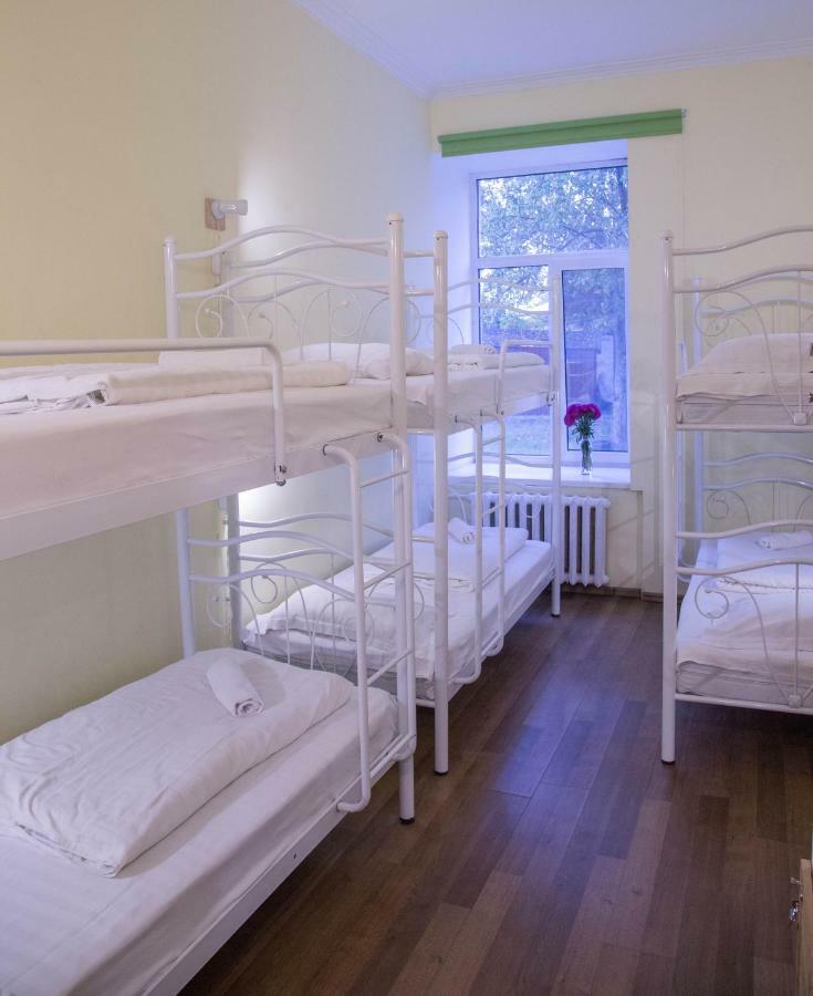 Garis Factory Hostel 基輔 外观 照片
